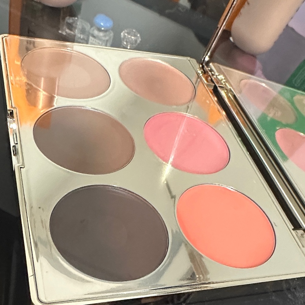 Multi-Color Makeup Palette - Picture 2 of 2
